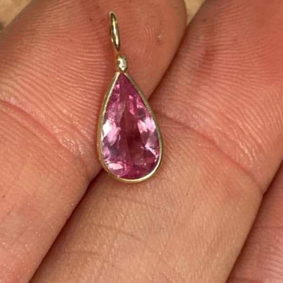 1.3CT Natural Vibrant Pink Tourmaline Pear 14K Yellow Gold Pendant 14x7mm - Picture 4 of 5